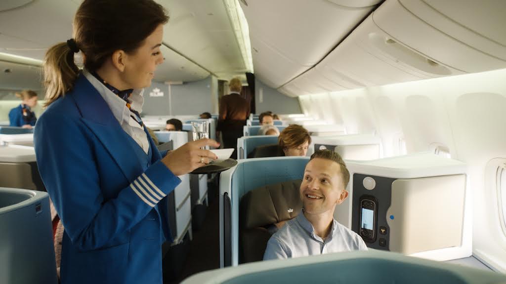 KLM Introduces New World Business Class Seats in The B777-300/200